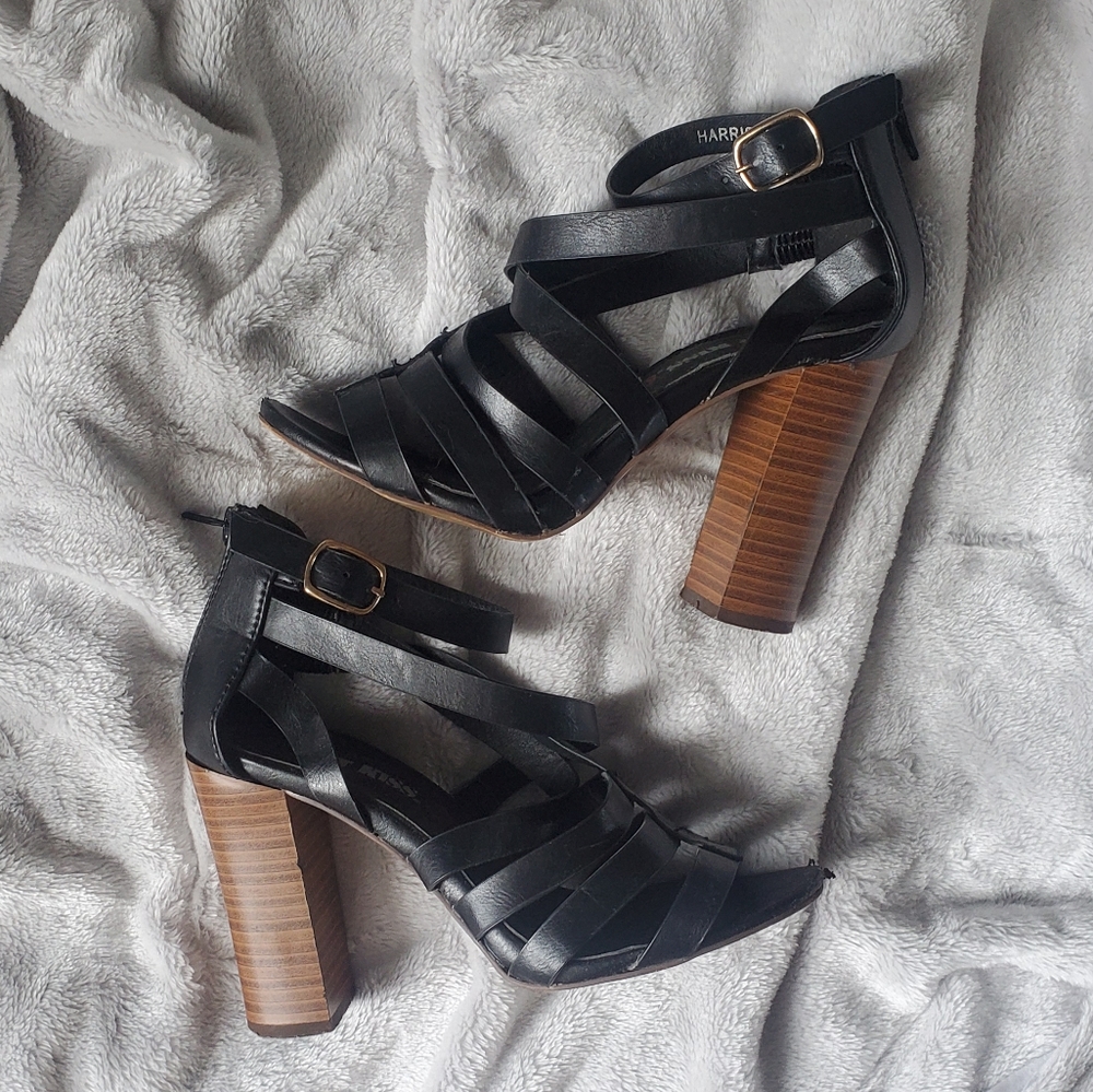 Black Sandal with Wood detail heel